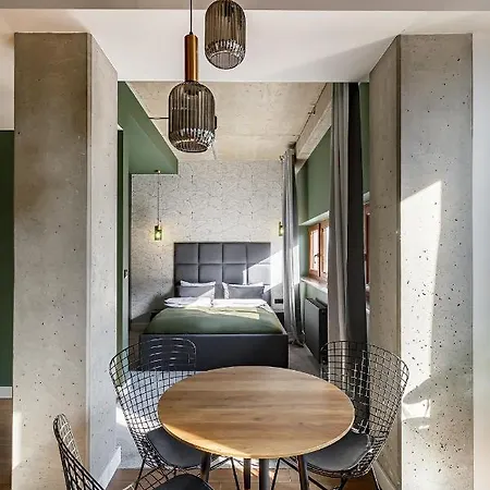 Homewell Boutique Stare *