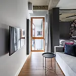Homewell Boutique Stare Apartment
