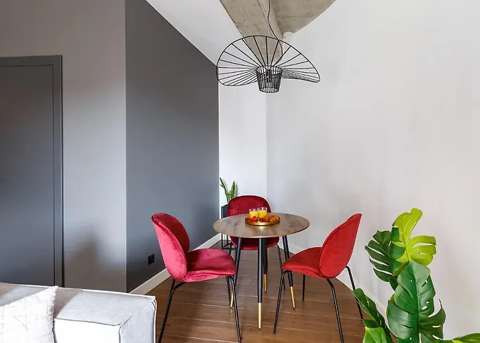 Homewell Boutique Stare